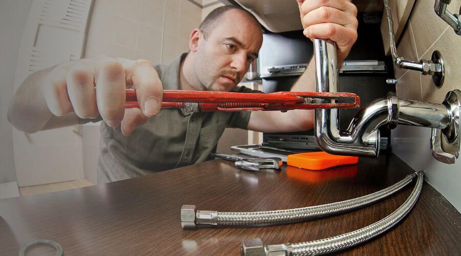 Expert burst pipe repair services in Leesburg, OH